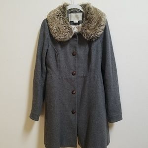 Collared Gray Coat with Faux Fur